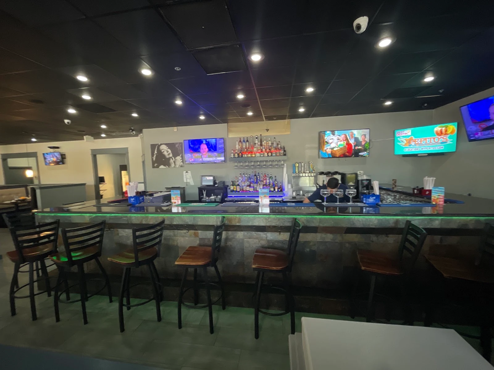 Bar & Grill